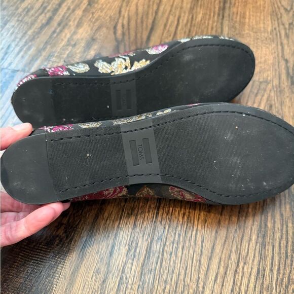 Toms Women's Black Metallic Roses Darcy Flats - Picture 6 of 7